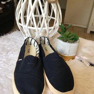 Toms women’s size 10